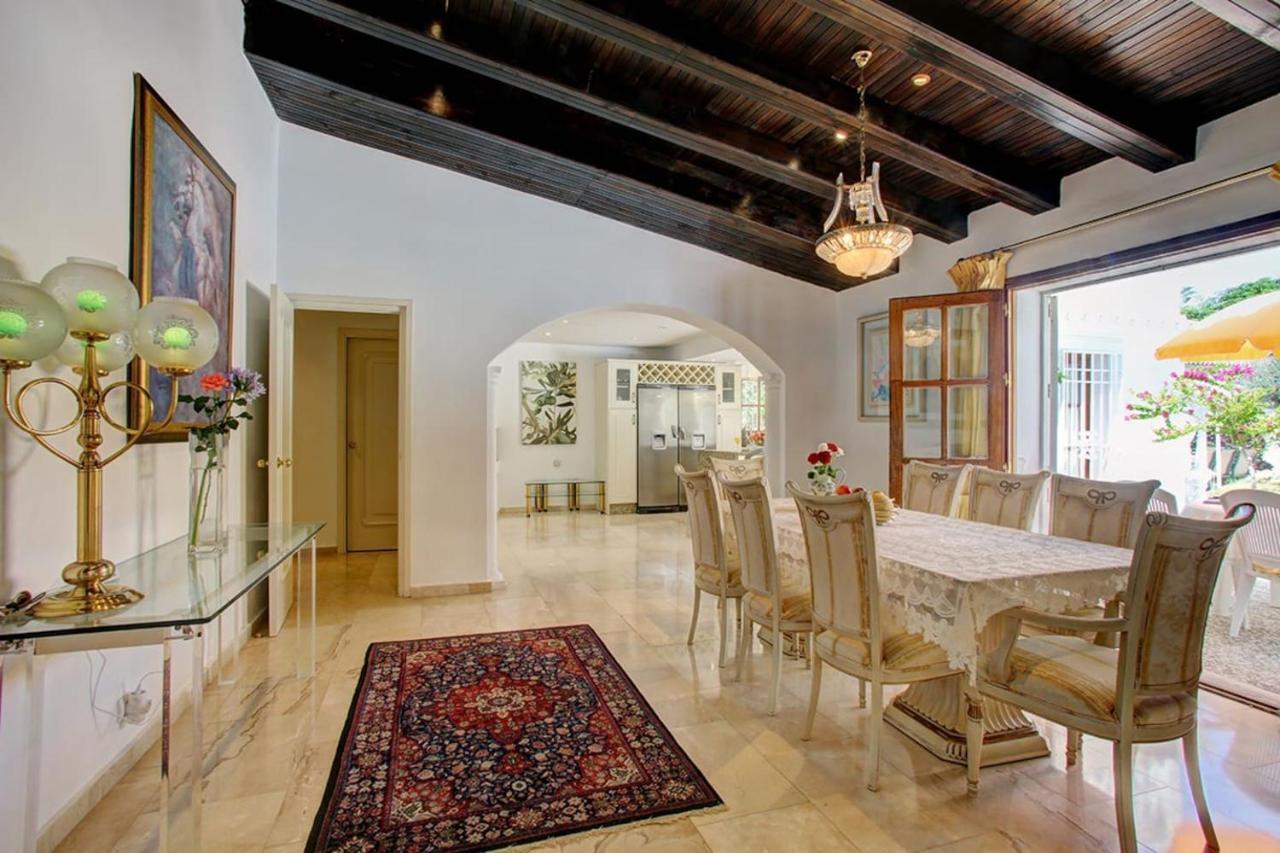 Exclusive Villa Las Palmeras Puerto Banus With Heated Private Swimming Pool, Marbella, Spain Extérieur photo