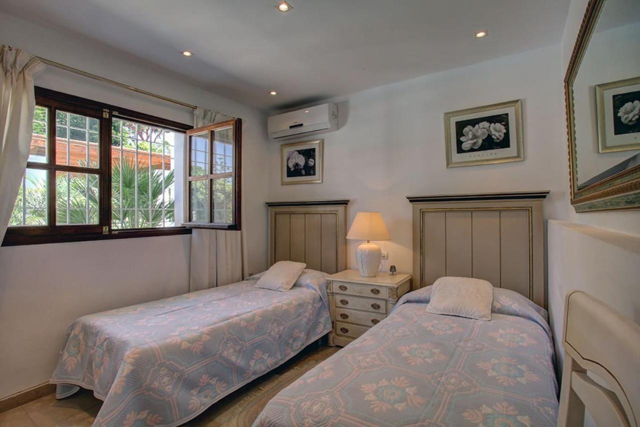 Exclusive Villa Las Palmeras Puerto Banus With Heated Private Swimming Pool, Marbella, Spain Extérieur photo