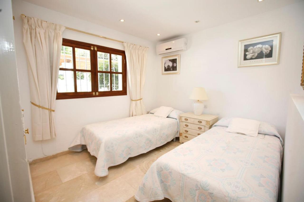 Exclusive Villa Las Palmeras Puerto Banus With Heated Private Swimming Pool, Marbella, Spain Extérieur photo